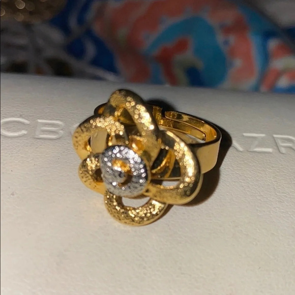 Gold tone  floral statement ring - Picture 1 of 6
